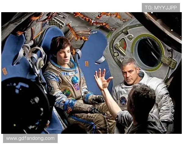 《地心引力》结局深度解析:那束光究竟代表了什么?3个解读让你豁然开朗! 《地心引力》结局深度解析:那束光究竟代表了什么?3个解读让你豁然开朗!