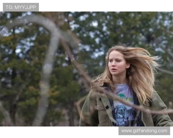 《冬天的骨头》:一场关于爱与救赎的终极审判 《冬天的骨头》:一场关于爱与救赎的终极审判