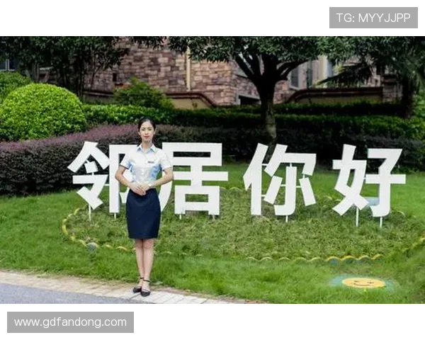 《家有色邻》:当邻里情谊碰撞心动瞬间,一场甜蜜的“意外”悄然上演